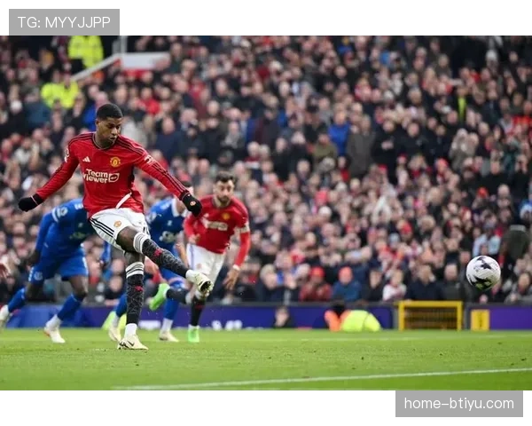 英超联赛曼联多打一人0比1不敌埃弗顿 暴露战术执行问题